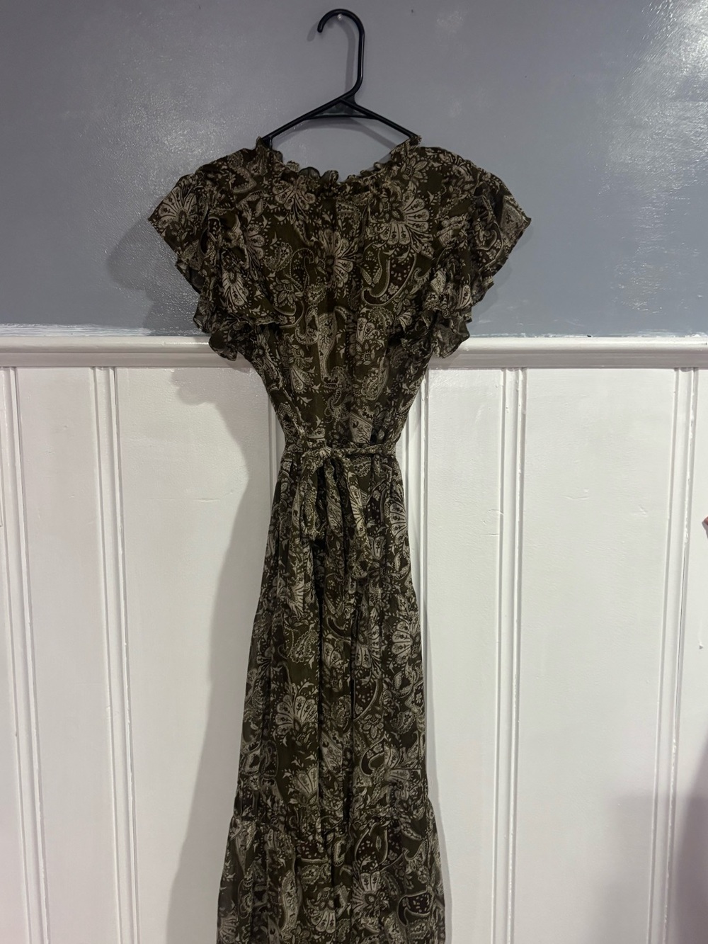 Moon River Olive Paisley Ruffle-Sleeve Maxi Dress